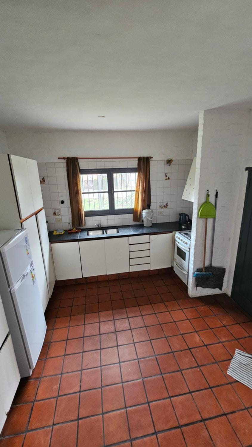 Kitchen or kitchenette, oven