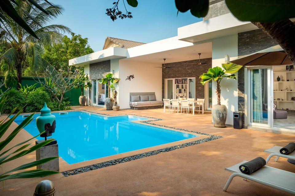 Property building, Pool view, Swimming pool