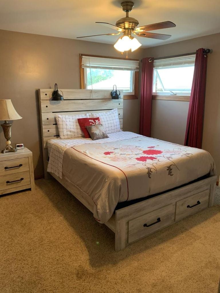 Niagara Falls Private Brick Vacation Home House in Grand Island