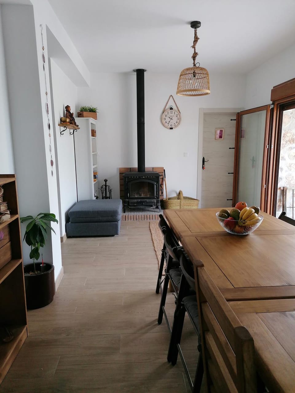 Living room, Meeting/conference room, flat iron