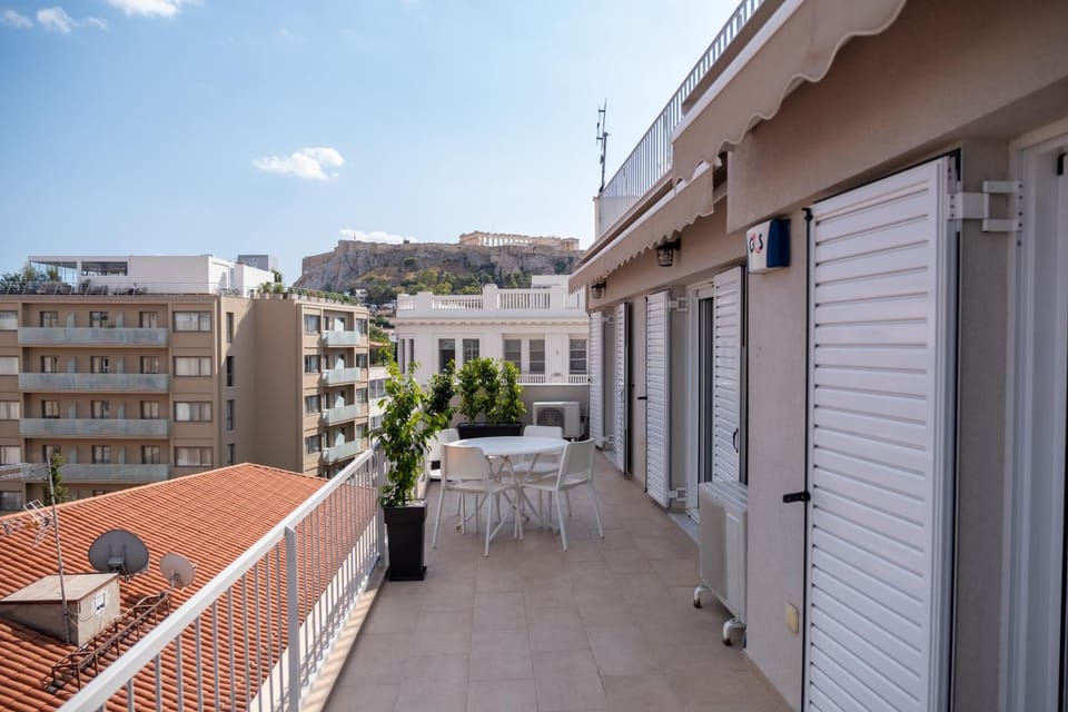 View (from property/room), Balcony/Terrace, City view