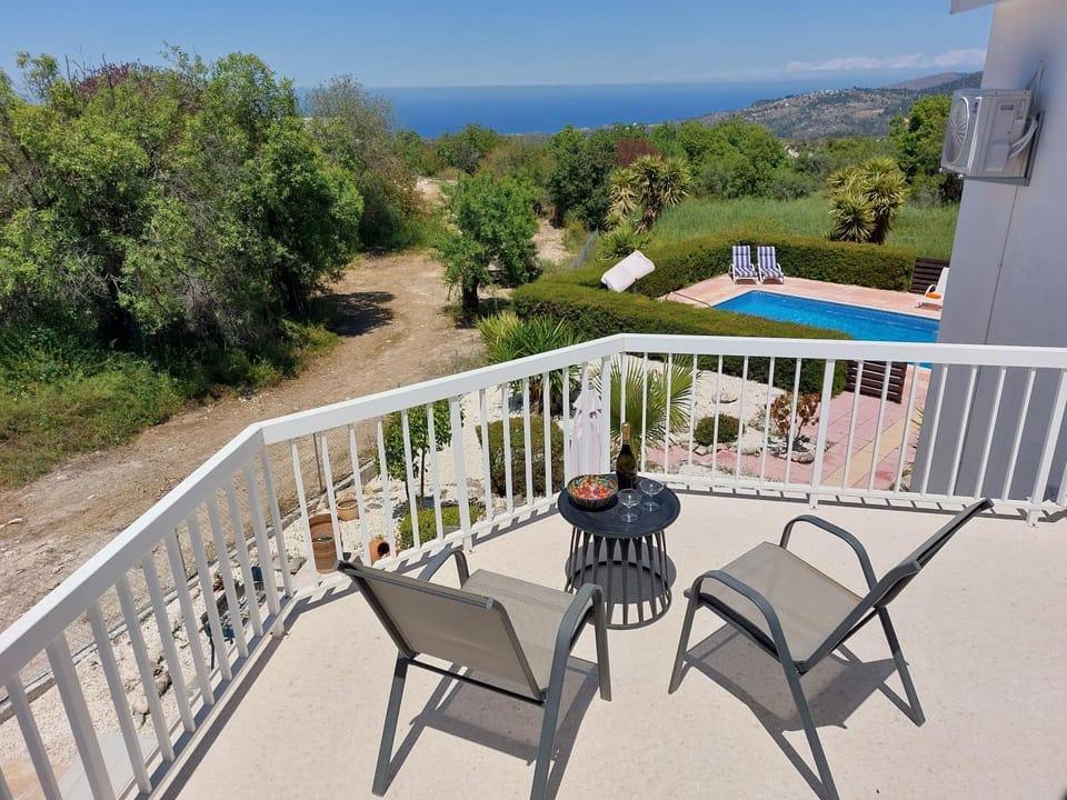 Balcony/Terrace, Mountain view, Pool view, Sea view
