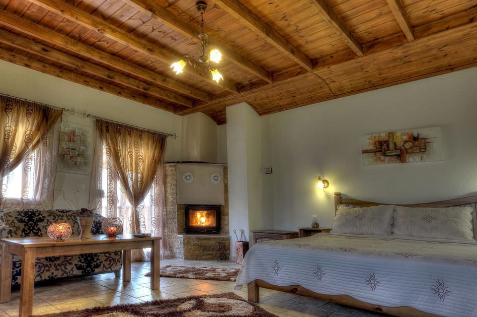 Shower, Bathroom, Coffee/tea facilities, Balcony/Terrace, Balcony/Terrace, Kitchen or kitchenette, Living room, Photo of the whole room, Mountain view, Street view