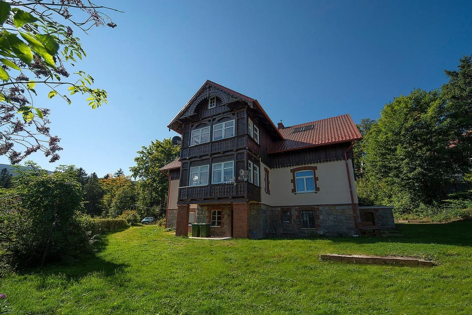 Property building, Day