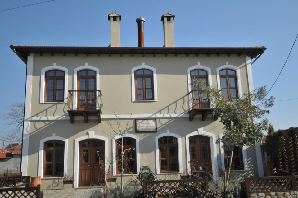 Facade/entrance