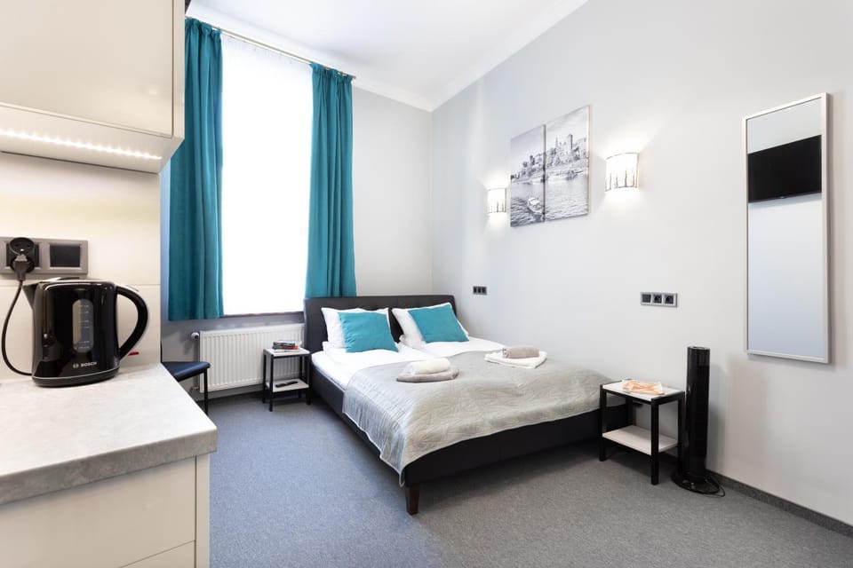 Bed, Living room, Bedroom