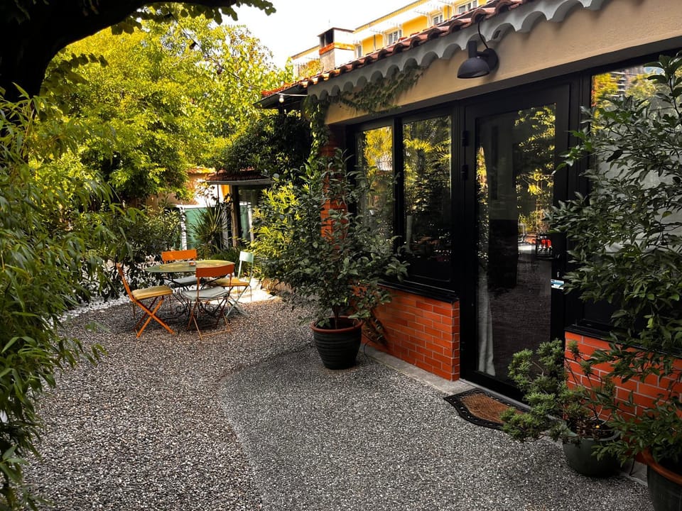 Patio, Spring, Day, Garden, Dining area, Garden view
