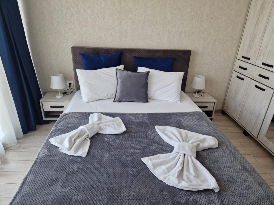 Bed, Bedroom, wardrobe