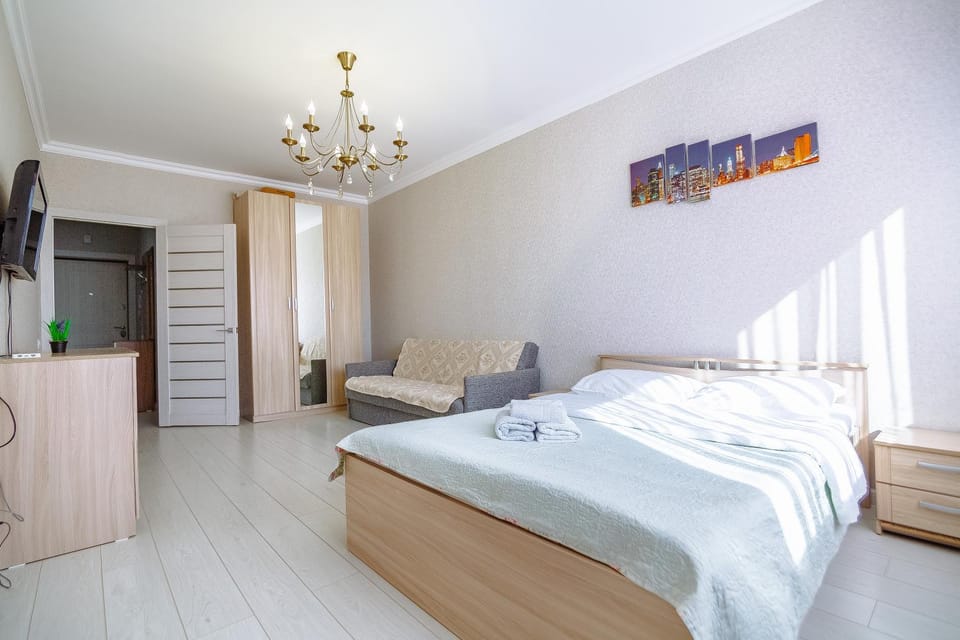 Bed, TV and multimedia, Bedroom