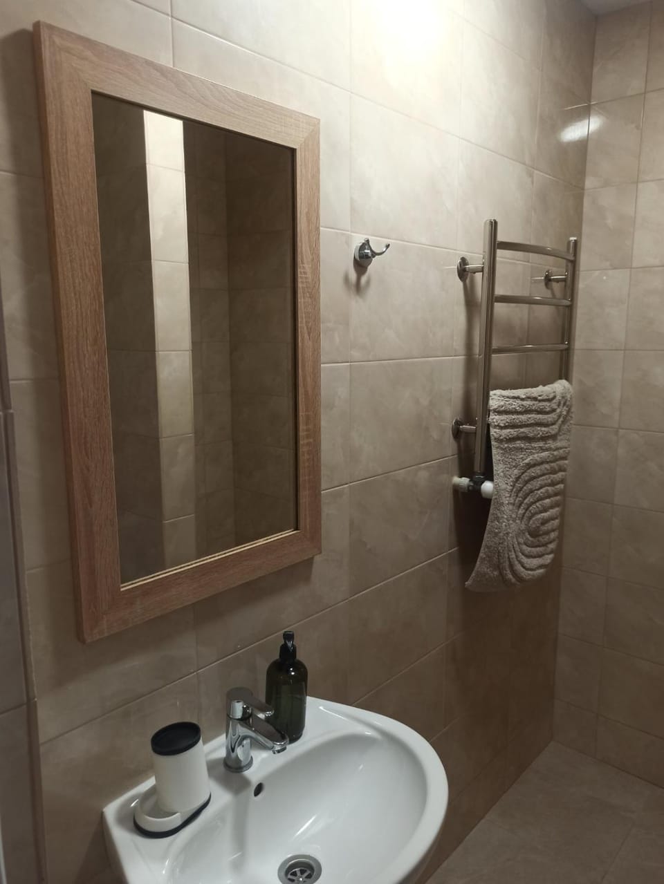 Shower, towels