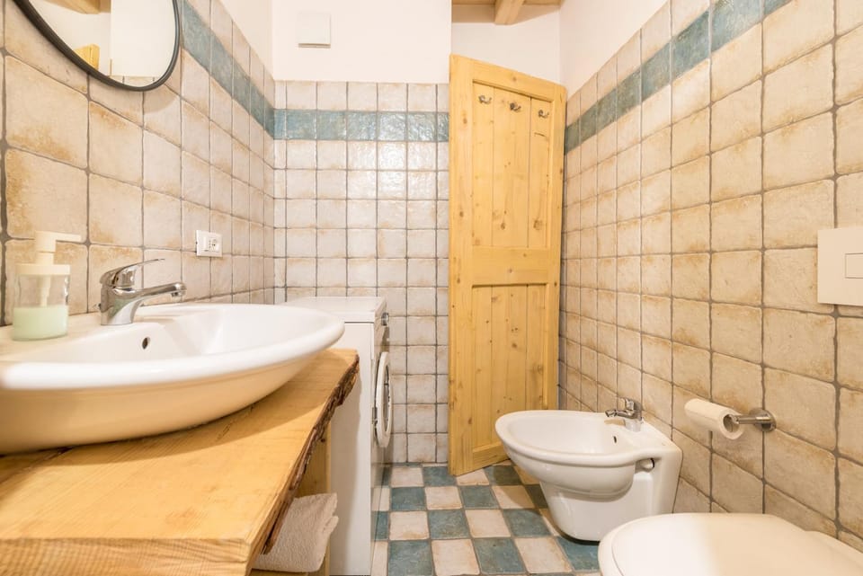 Bathroom, Living room