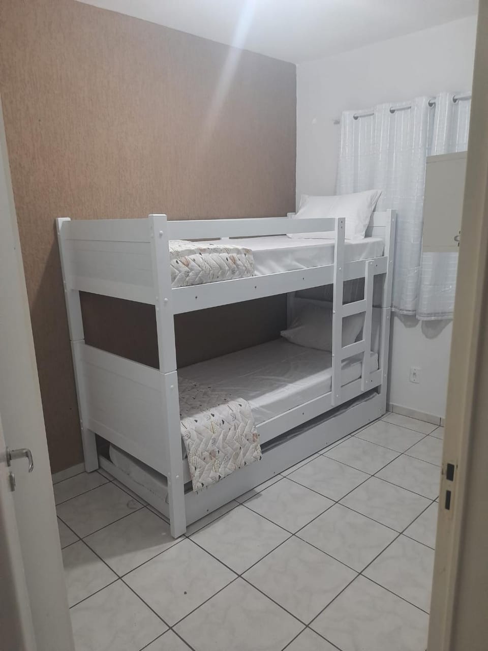Bed, bunk bed, fireplace