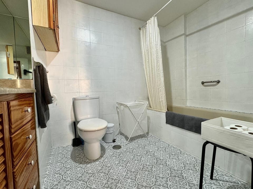 Shower, Bathroom, Bath, towels
