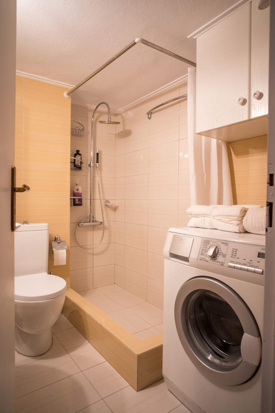 Shower, Toilet, Bathroom, washing machine