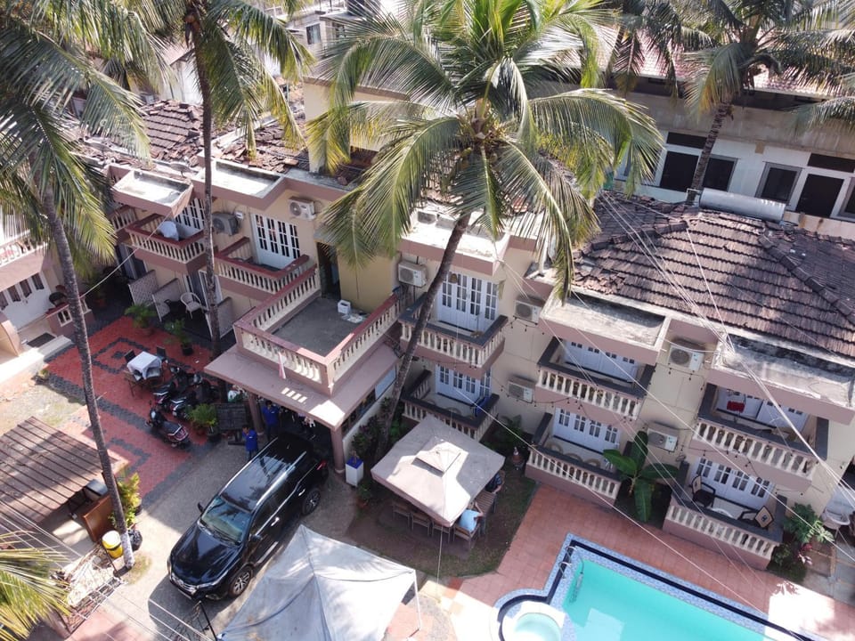 Property building, Swimming pool