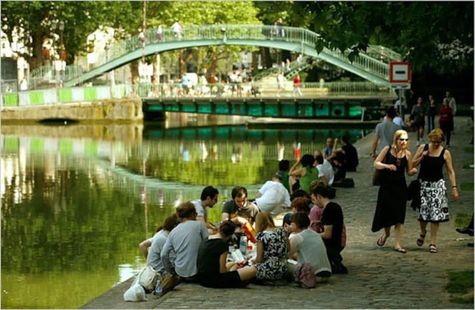 Charmante studette Paris Canal Saint Martin Apartment in Paris