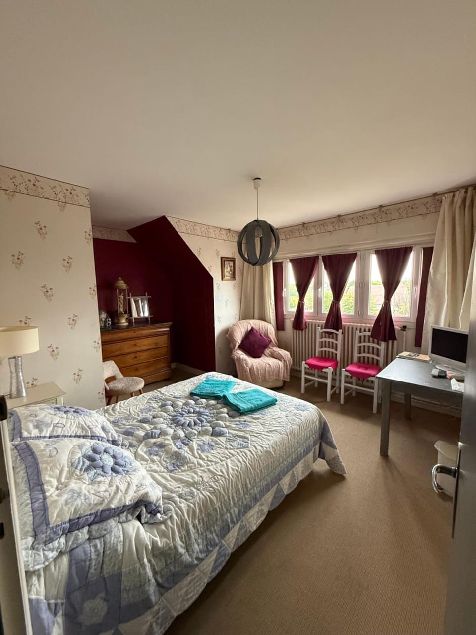 Les Trois chambres de LYLY situées a Brou Vacation rental in Centre-Val de Loire