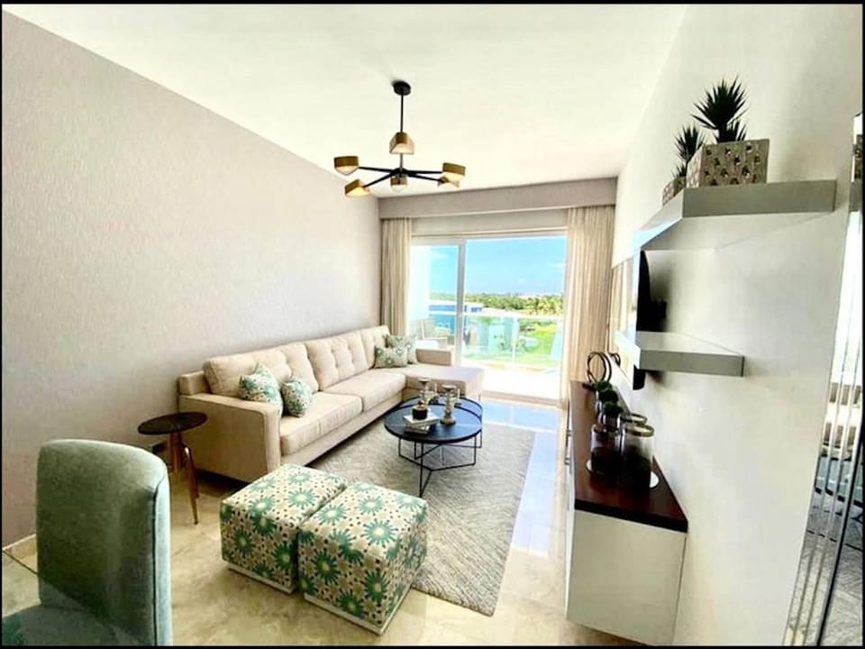 Communal lounge/ TV room, TV and multimedia