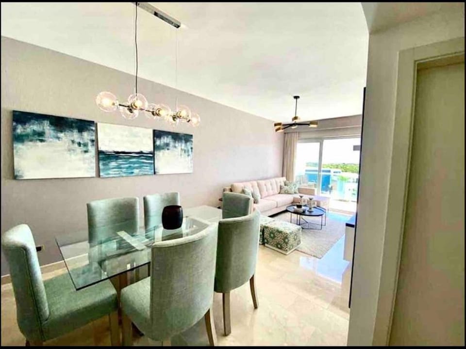 Communal lounge/ TV room, Dining area