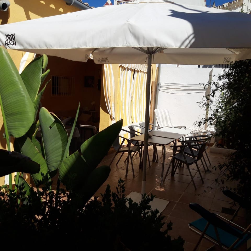 Casa a pie de playa, con patio. Zona Miramar. House in Punta Umbría