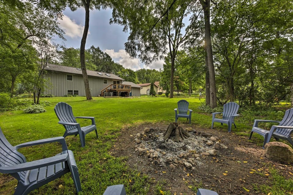 Lake Nagawicka Home - 2 Blocks to Boat Launch House in Wisconsin