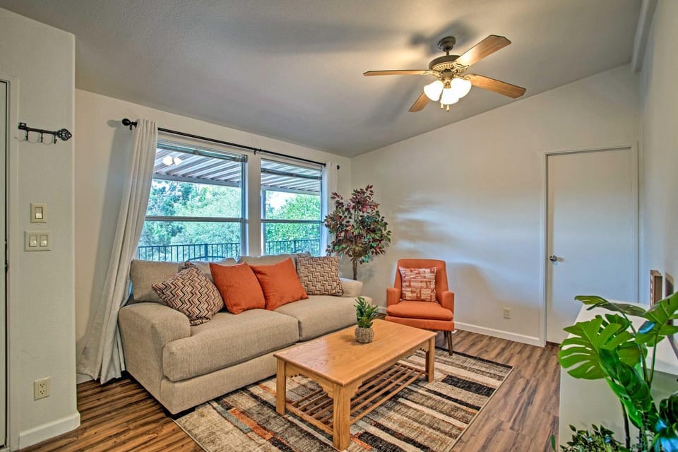 Sedona Home with View, Half-Mi to Chimney Rock! House in Sedona