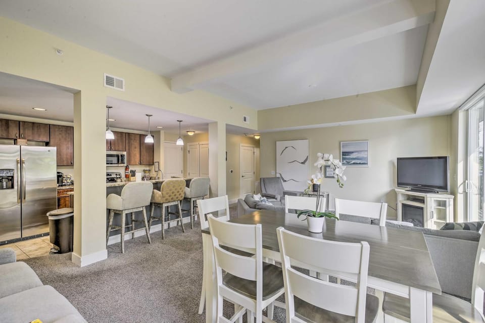 Grand Haven Condo w/ Patio < 1 Mi to Downtown House in Grand Haven