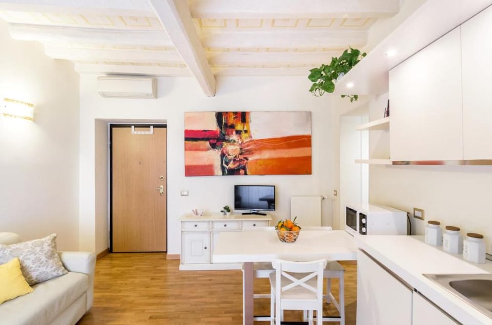 Al Centro Storico Roma Suite Apartment in Rome