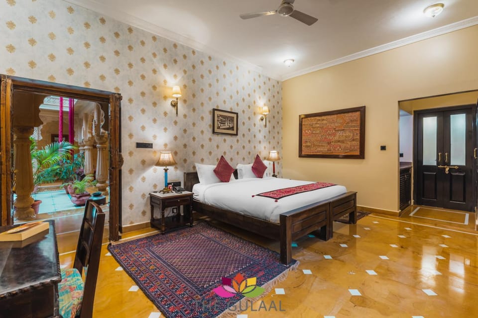 Bed, Photo of the whole room, Bedroom, fireplace