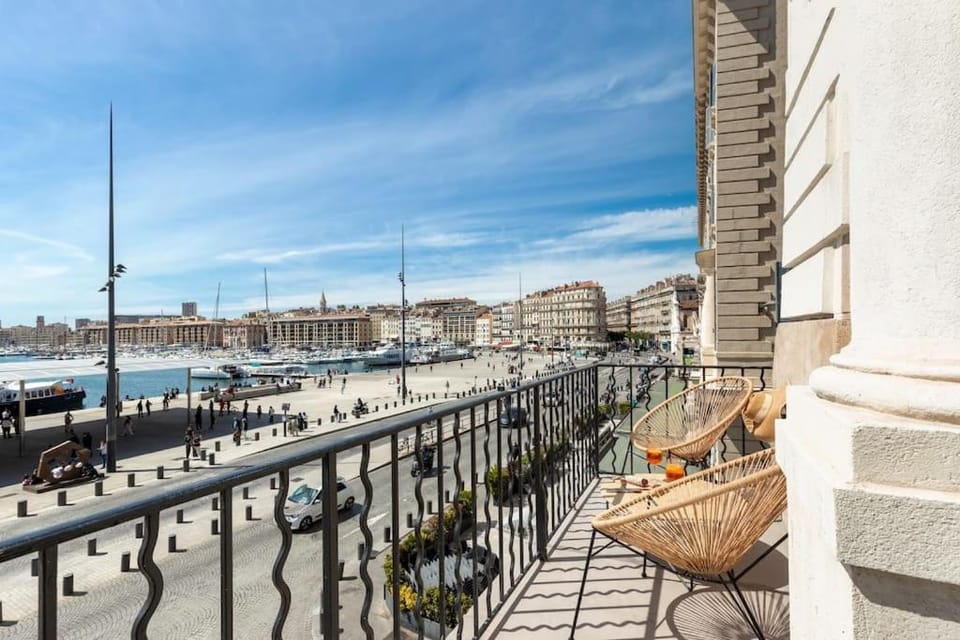 LE M Luxueux appartement sur le Vieux port de Marseille Apartment in Marseille