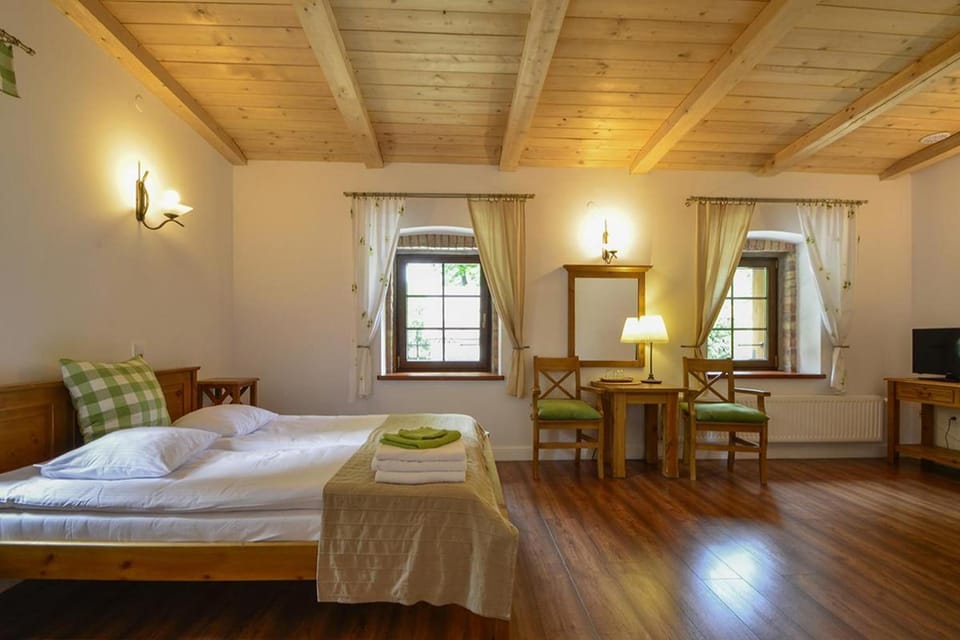 Photo of the whole room, Bedroom