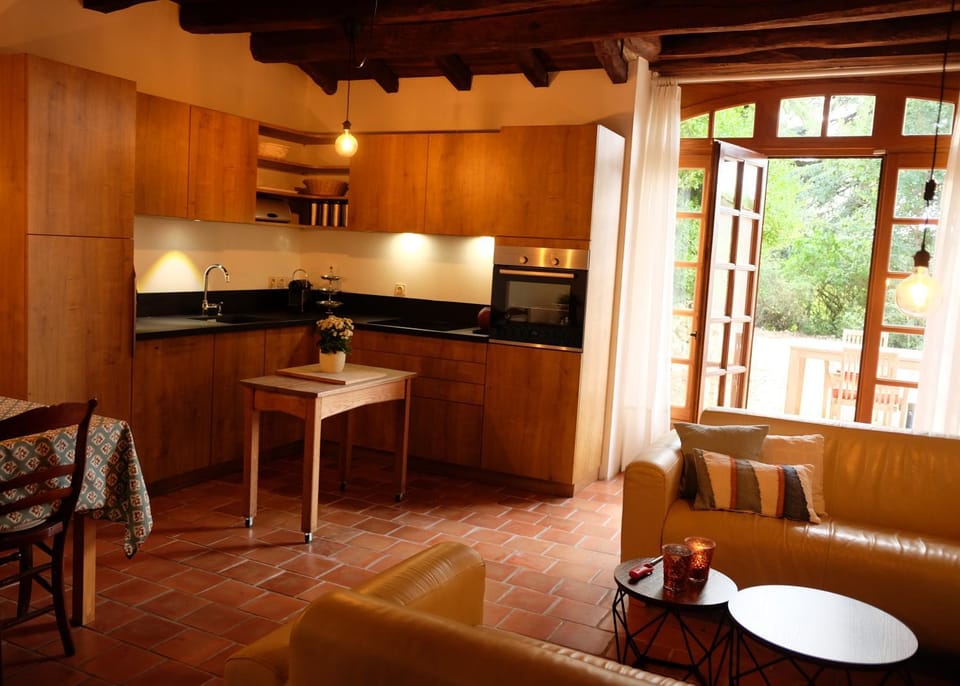 Living room, Seating area, Dining area, dishwasher, pet friendly, kitchen