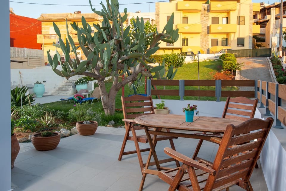 Patio, Garden, Balcony/Terrace, Garden view