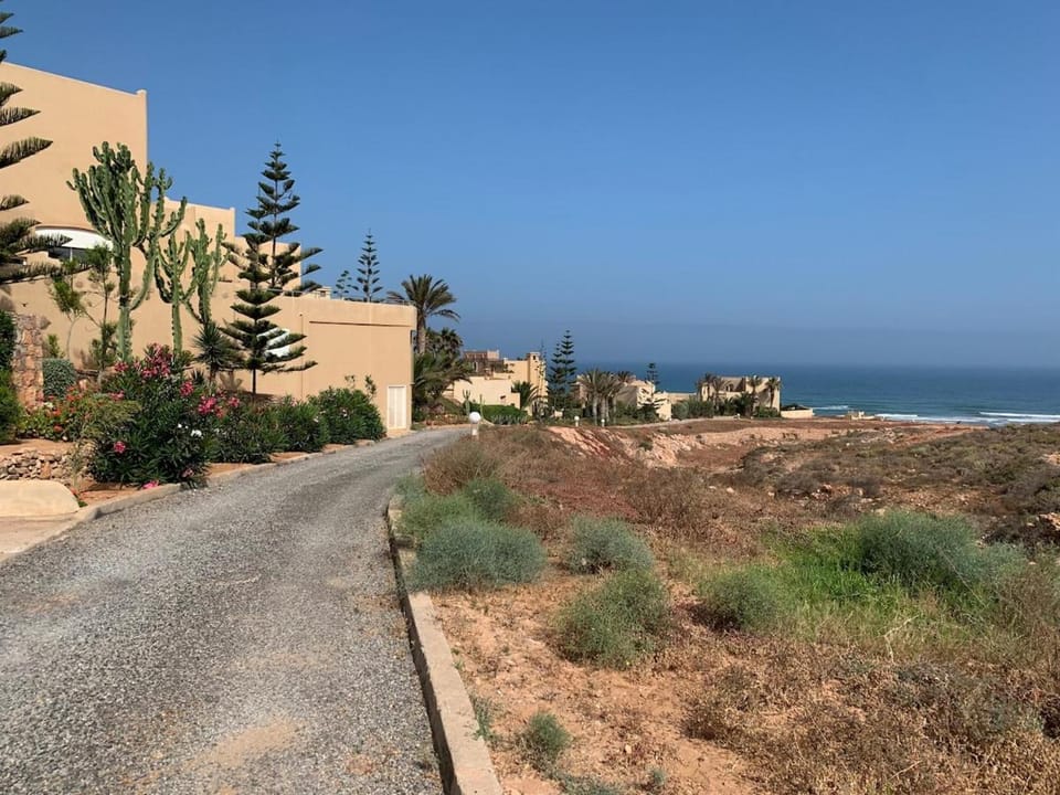 Neighbourhood, Sea view