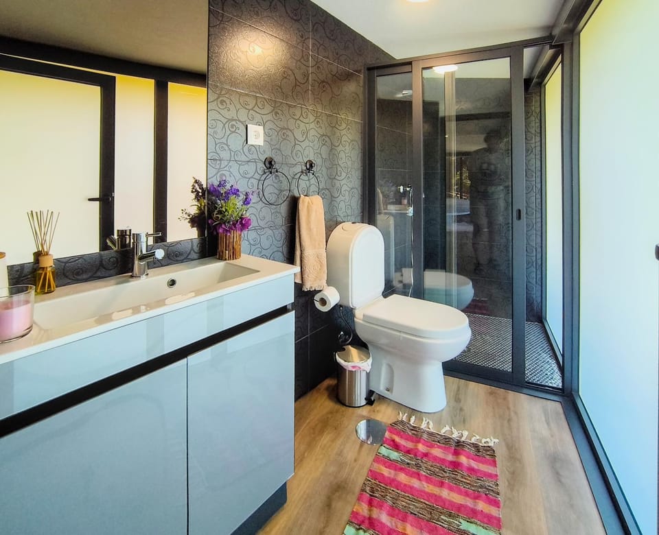 Shower, Toilet, Bathroom