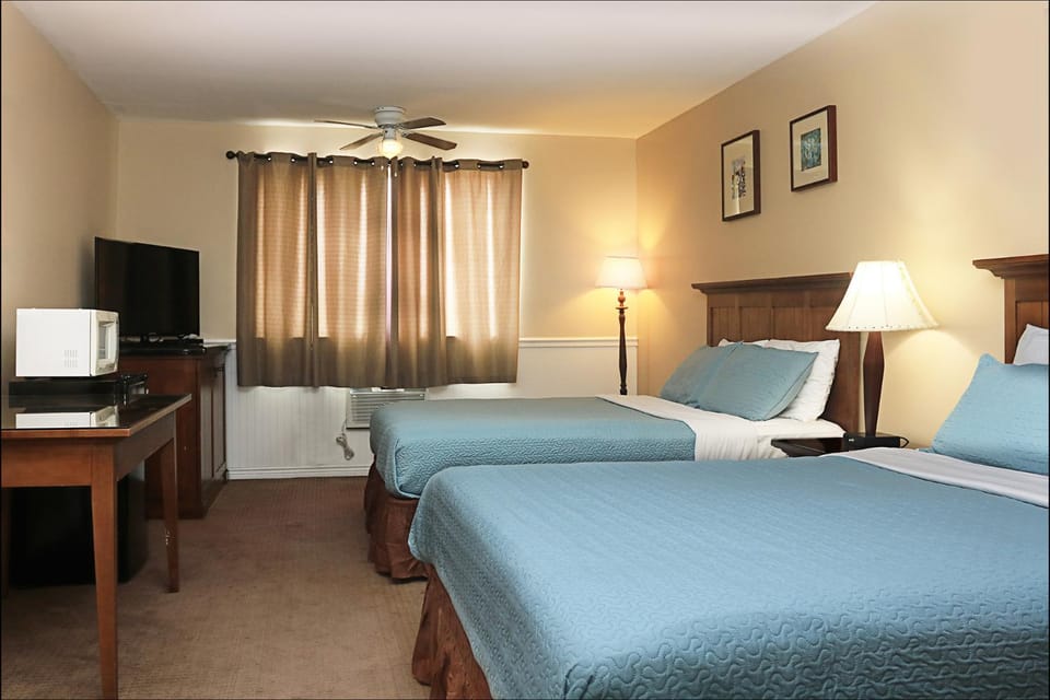 TV and multimedia, Photo of the whole room, Bedroom
