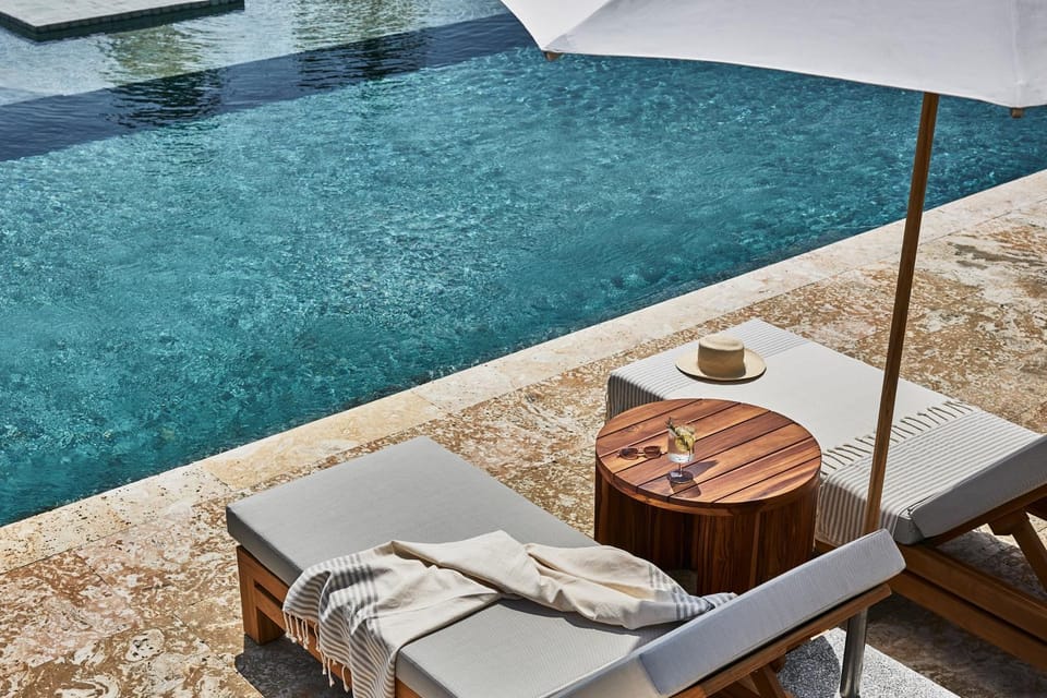 Swimming pool, sunbed