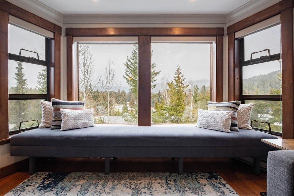 Seating area, Mountain view