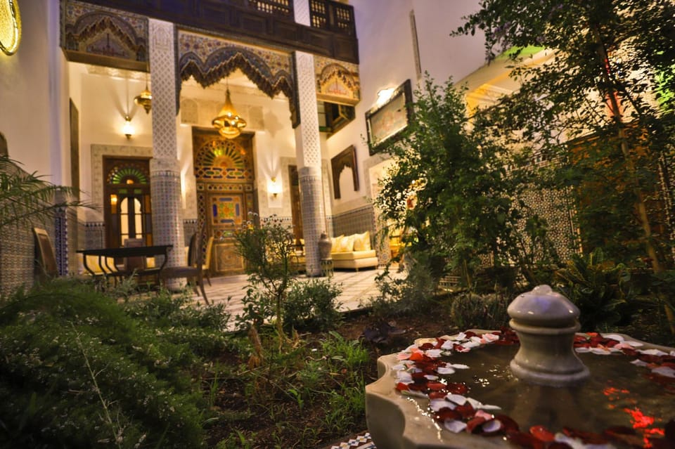 Property building, Restaurant/places to eat, Night, Garden, Garden view