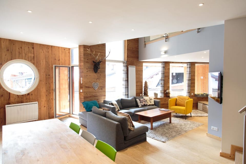 Communal lounge/ TV room, Living room