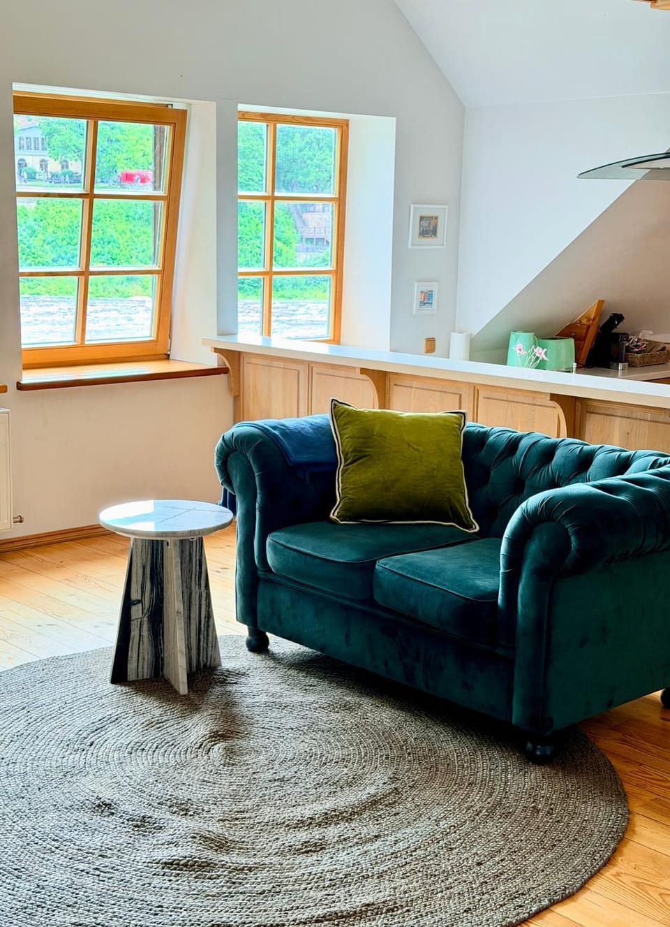 Nearby landmark, Living room, City view, Landmark view, River view
