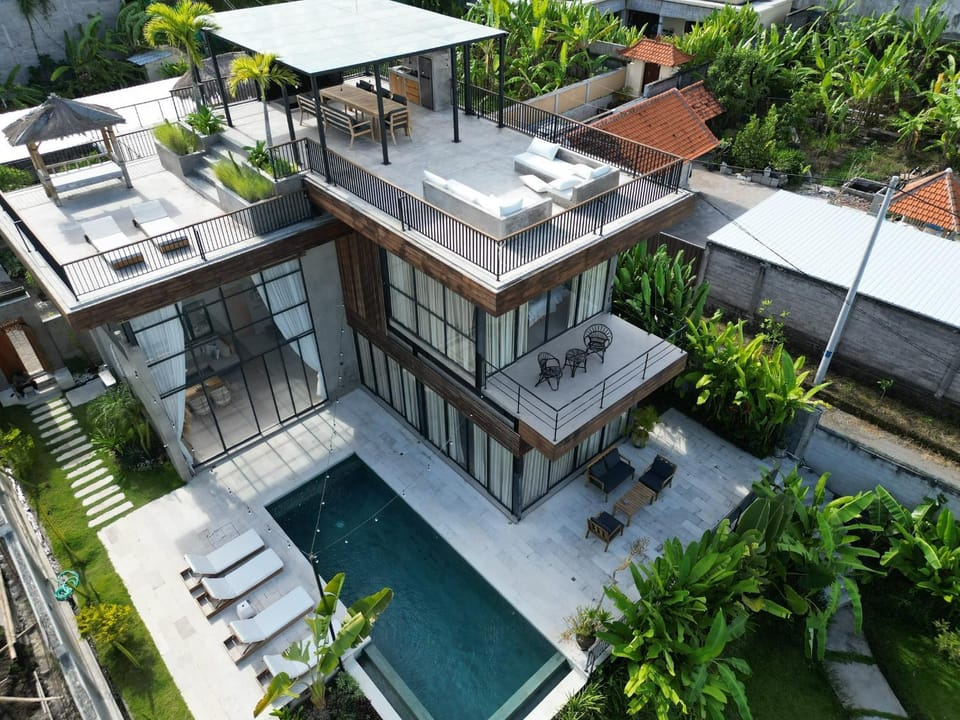 Property building, Swimming pool