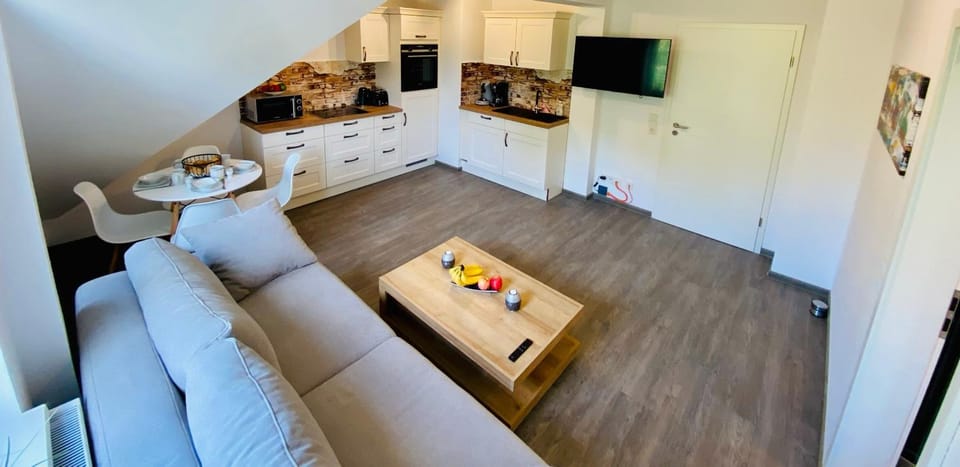 Kitchen or kitchenette, Living room, kitchen