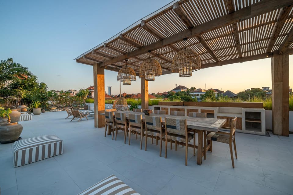 Villa Bull House Amazing 6 bedrooms contemporary villa in Seminyak Villa in North Kuta