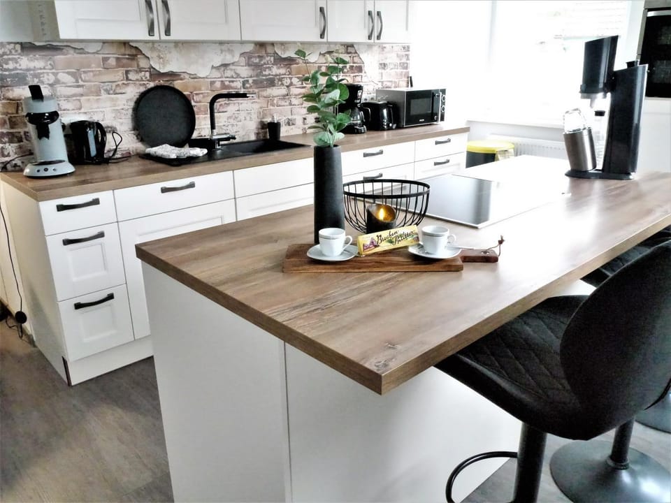 Kitchen or kitchenette, kitchen