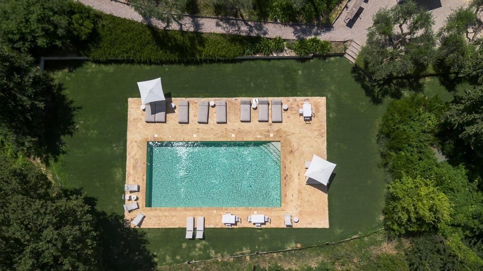 Bird's eye view, Swimming pool