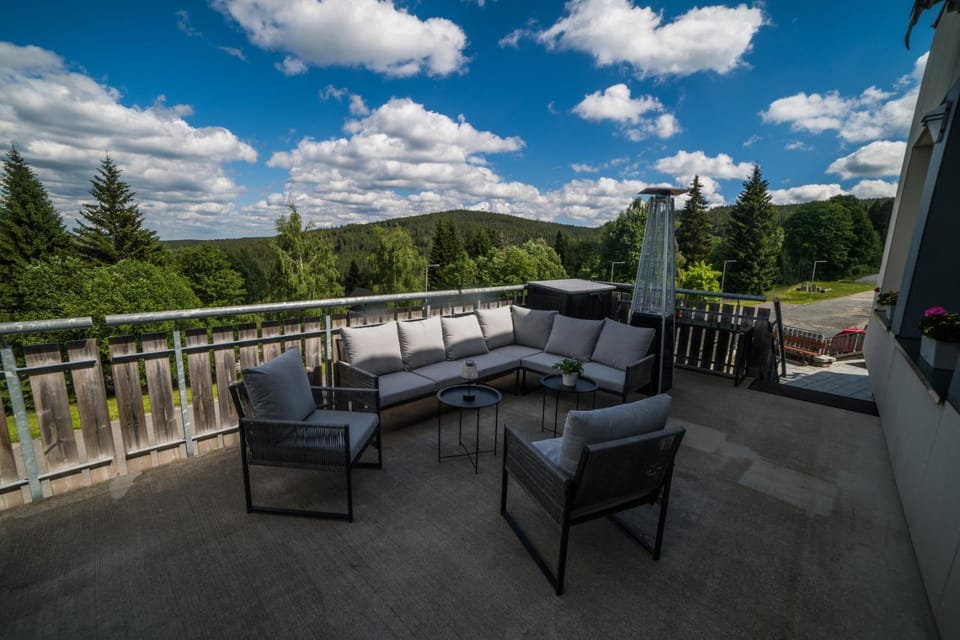 Balcony/Terrace, Seating area, Mountain view