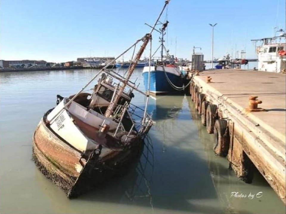 Property logo or sign, Neighbourhood