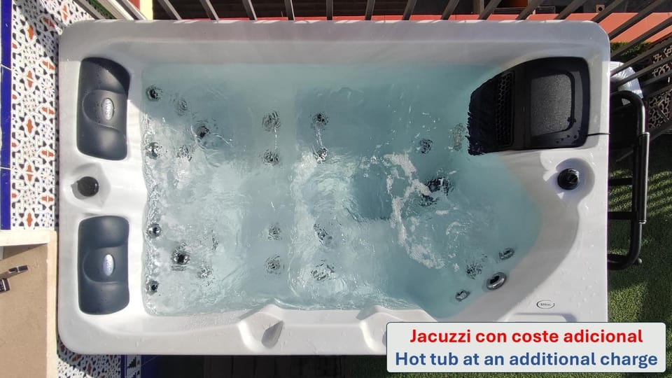 Hot Tub, Spa and wellness centre/facilities