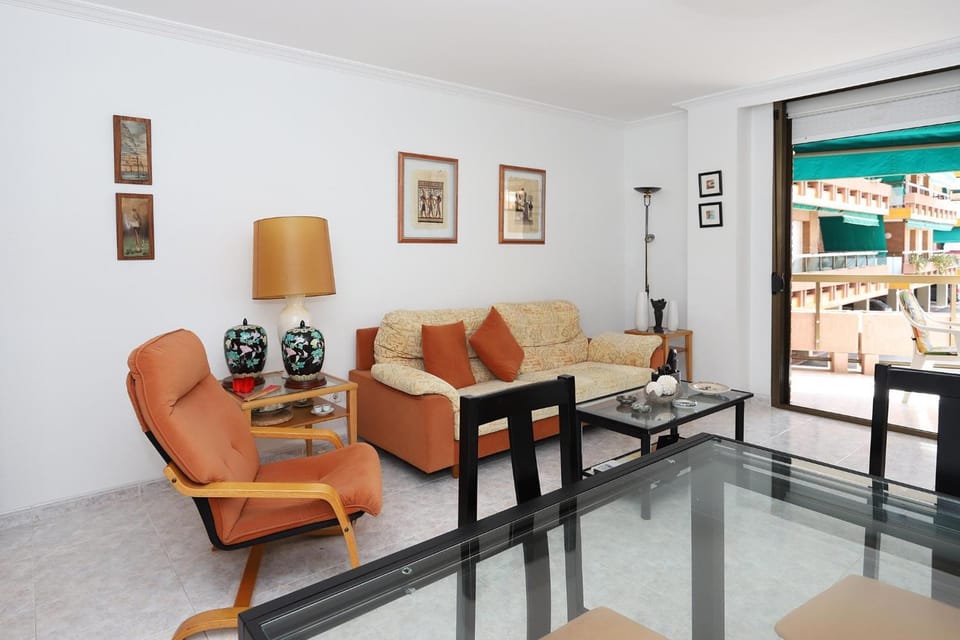 AT136 Els Pins, primera línea, piscina, parking Apartment in Torredembarra